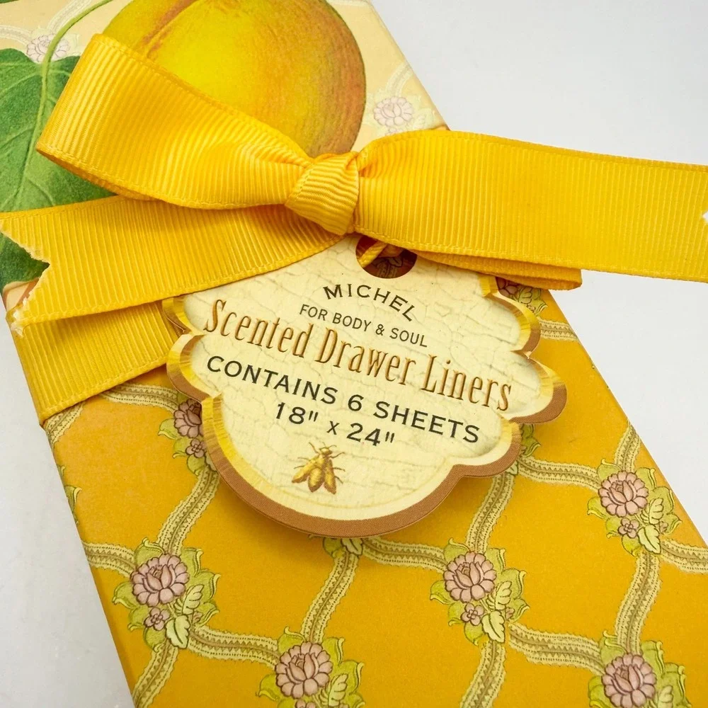 New Vintage Michel Design Works Apricot Scented Drawer Liners 6 Sheets 006 DWL01
